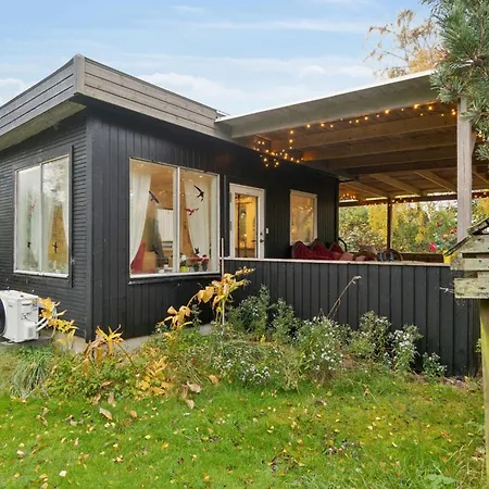 Cozy Seaside On Sejero